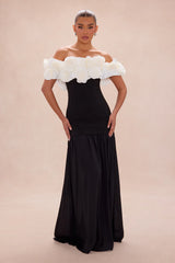 Robe longue Noir\Blanc épaule dénudée avec dètail bouquet