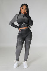 Ensemble deux pièces legging taille haute et top à manche longue