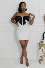 Robe de soirée courte à paillettes bustier non extensible