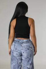 Top doux noir sans manche col montant