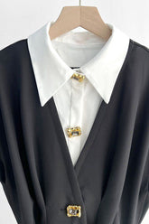 Robe boutonnée ornée de bijoux en cristal.