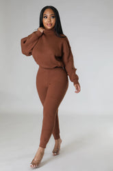 Ensemble deux pièces pantalon haut tricot à col roulé manche longue