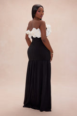 Robe longue Noir\Blanc épaule dénudée avec dètail bouquet