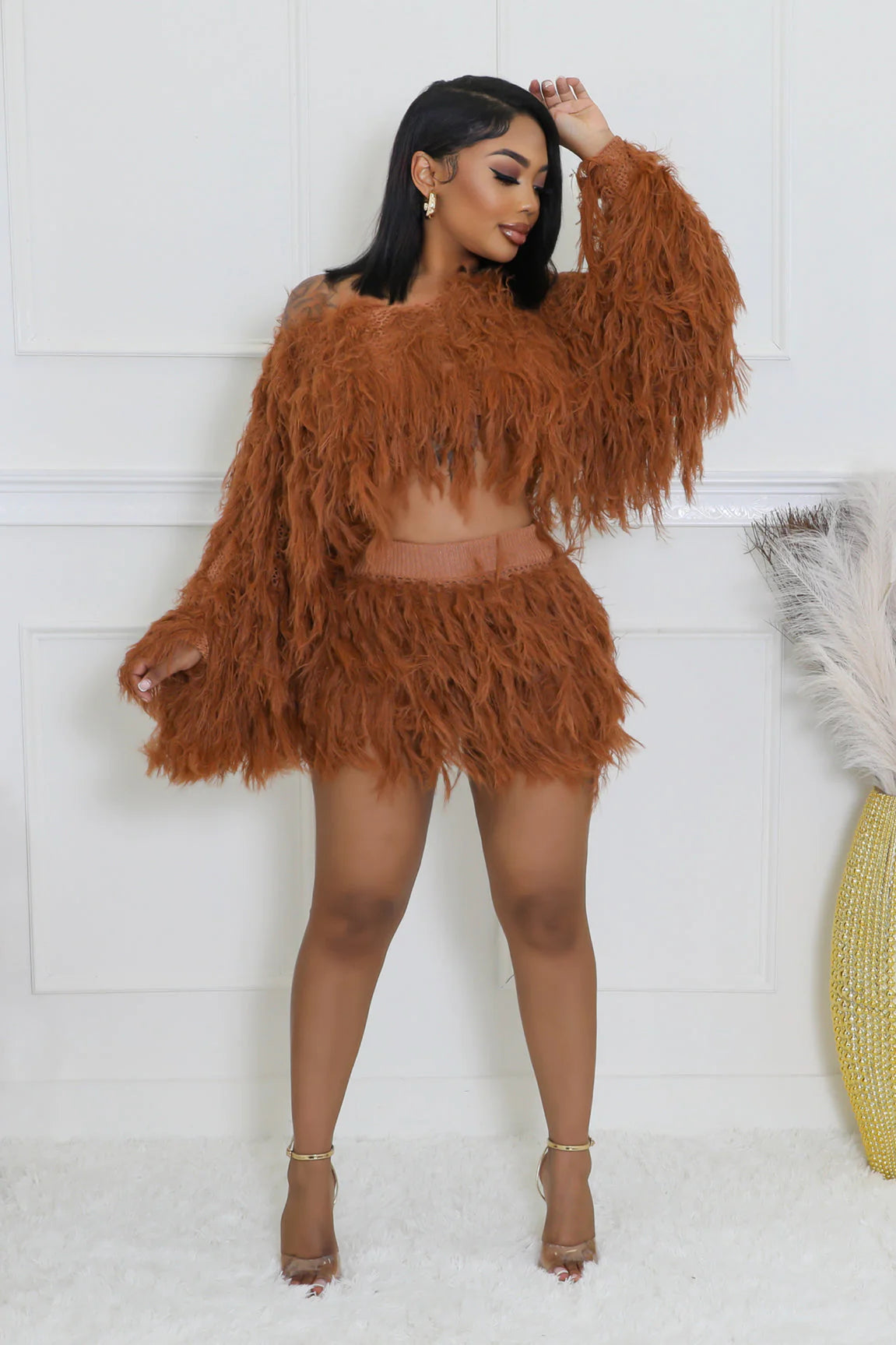 Ensemble tricoté jupe taille haute et top à manche longue frange fourrure