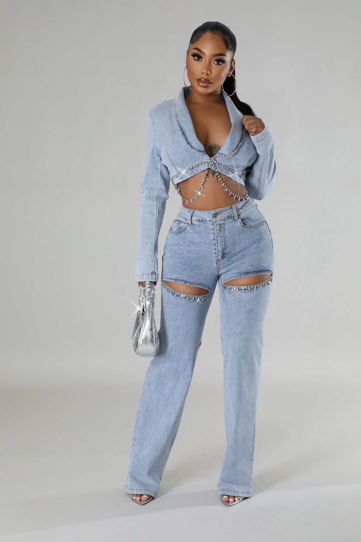 Ensemble jean pantalon et veste courte collier strass à manche longue