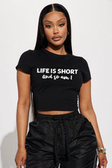 Tee-shirts ajusté long noir à imprimé