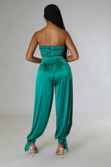 Ensemble 3 pièces en satin vert avec haut tunique bas en revers